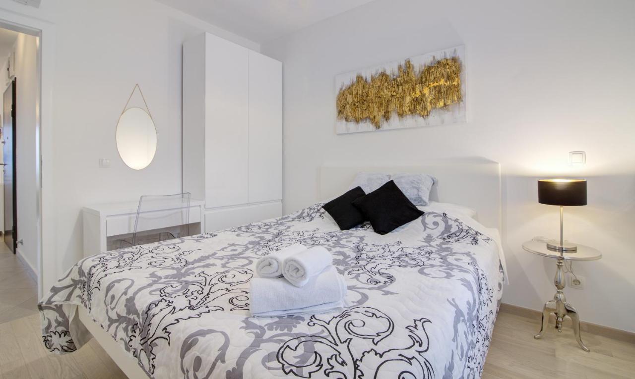 Apartments Luka - Villa Sunce Сен Екстериор снимка