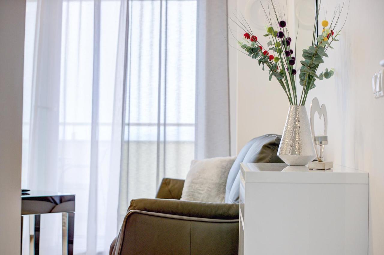 Apartments Luka - Villa Sunce Сен Екстериор снимка